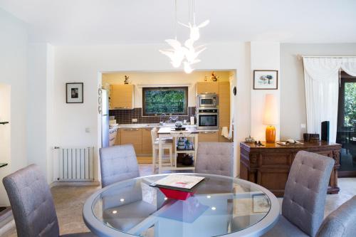 Comoditats, Villa Mertcan by Important Group Travel in Bodrum