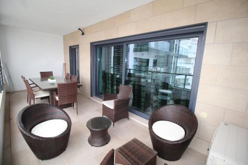 T1 Rocha Prime / 1ª Linha