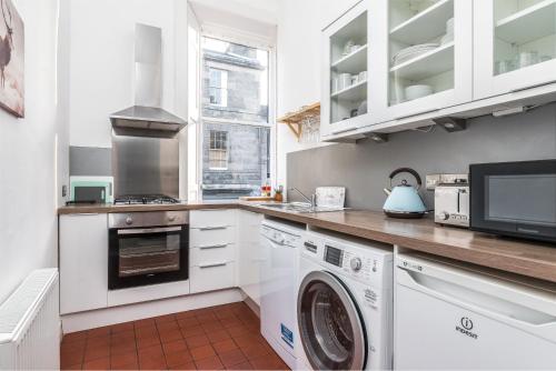 Charming, Central & Spacious Georgian 3 bed APT, Édimbourg (photo 7)