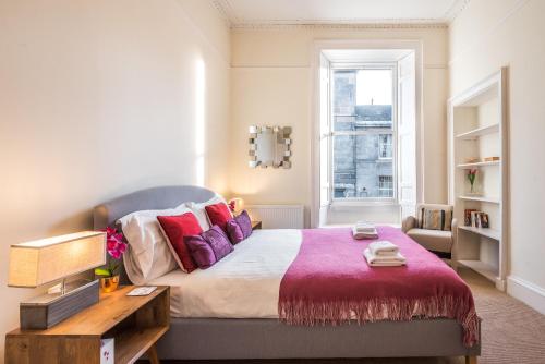 Charming, Central & Spacious Georgian 3 bed APT, Édimbourg (photo 8)
