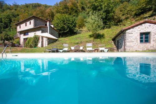  Holiday villa with pool, Mulino del Pita, Barga bei Crasciana