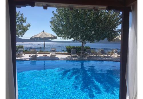 Alonissos beach villa 5 steps away from the sea - image 3