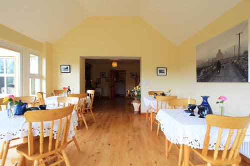 Facilities, 2 Mile Lodge in Carhoomeengar