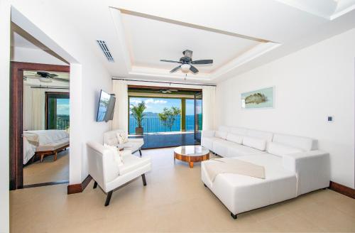 360 Splendor Del Pacifico Residences
