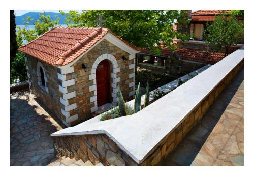 Alonissos beach villa 5 steps away from the sea - image 12