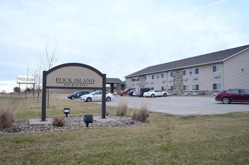 Rock Island Inn & Suites