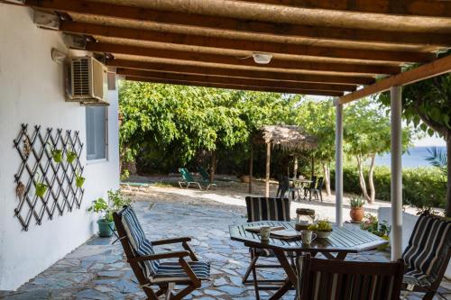  Beach House East in Keramés