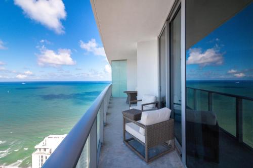 Private Ocean Condos at Hyde Beach Resort & Residences - 발코니/테라스