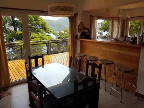 Albanta casa con costa en Bariloche