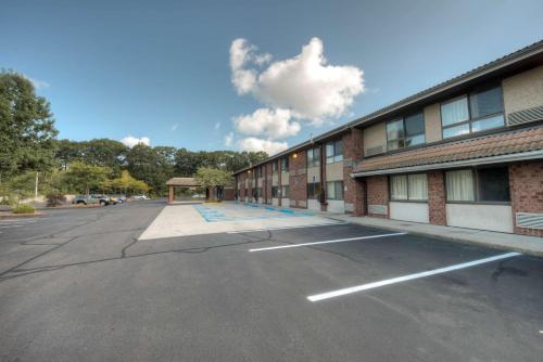 Motel 6-Branford, CT - New Haven