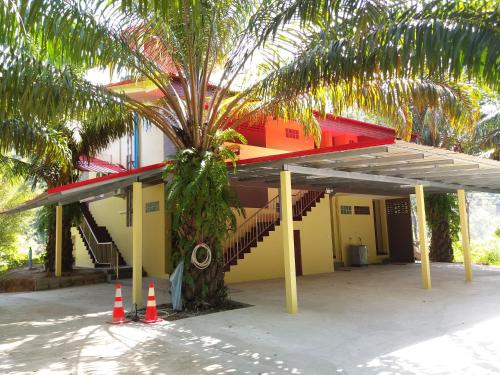 room detail thumbnail 2