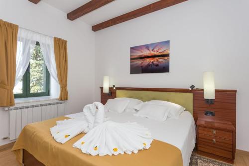 Villa - Beach Front image 10