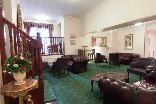 Roselawn Hotel - image 8