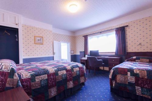 Roselawn Hotel - image 11