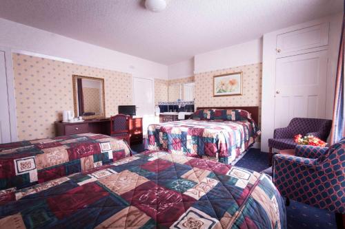 Roselawn Hotel - main image