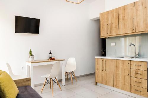 2 twin beds, 2 sofa beds