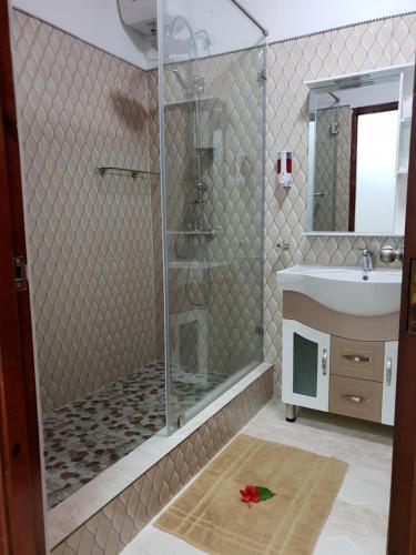 Tourterelle Holiday Home - Tap to explore photos