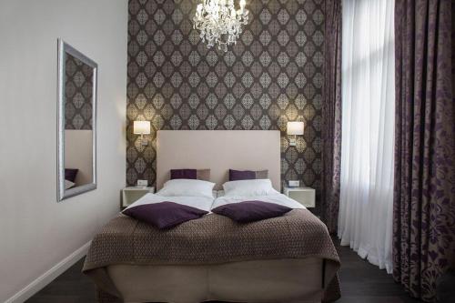 Hotel Residence Bremen Hotel Residence Bremen is conveniently located in the popular Schwachhausen area. The property offers a high standard of service and amenities to suit the individual needs of all travelers. Take advan