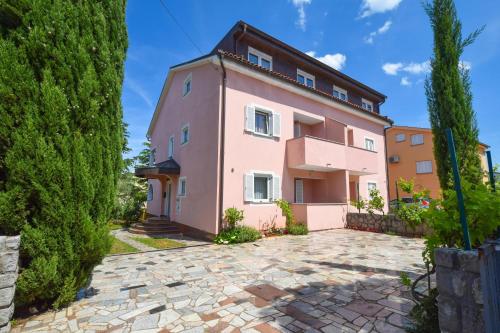  Apartment Mira, Unterkunft in Vantačići