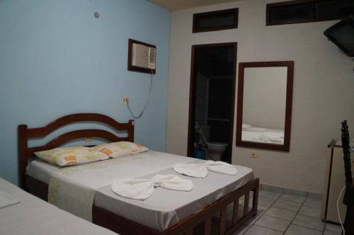 1 double bed, 2 twin beds