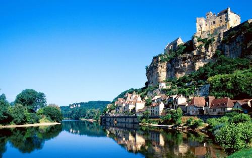 Dordogne Glamping gîte à louer Bouzic