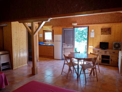 Camping Casa Fausto Cerca de Dinopolis in Formiche Alto