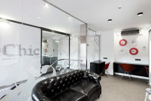 Instalaciones, Hostal Joaquin Costa in Huesca City Center