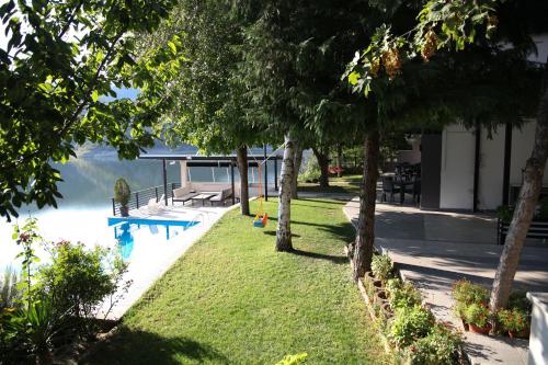 Villa Tikvesh Lake