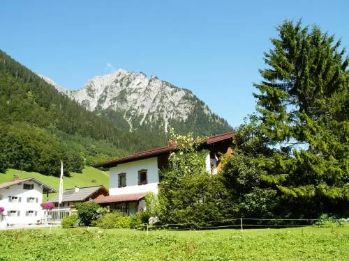 Appartements Burtscher in Klösterle am Arlberg, Österreich