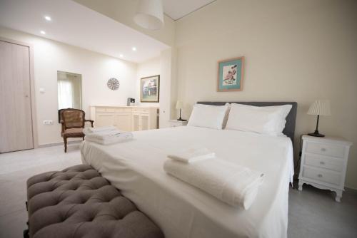 Athens Homes Room Type - One-Bedroom Apartment