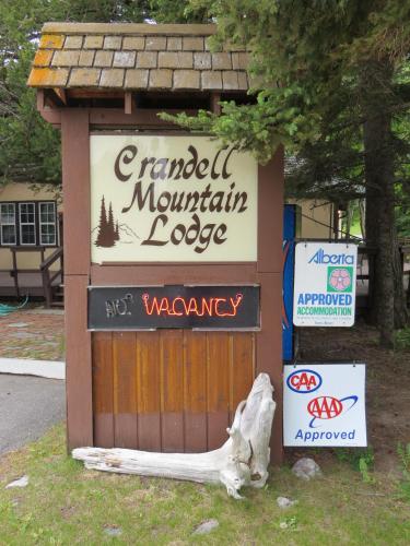 Crandell Mountain Lodge