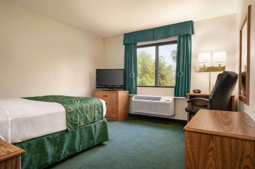 King Room - Non-Smoking
