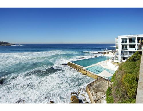Retro Bondi Beach Garden Apartment - image 9