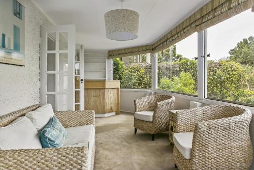 Summery, spacious 4 bed home in Kurraba Point in Mosman