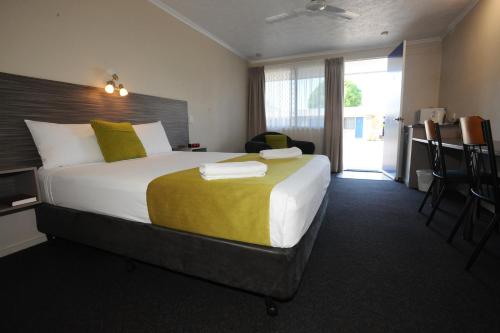 1 queen bed