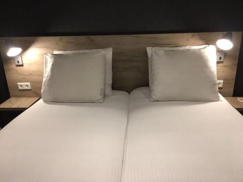 Bed, Joy Hotel in Zuidoost