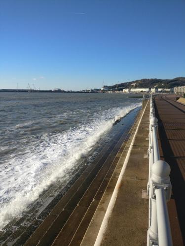 Whole flat next to Dover Port with parking