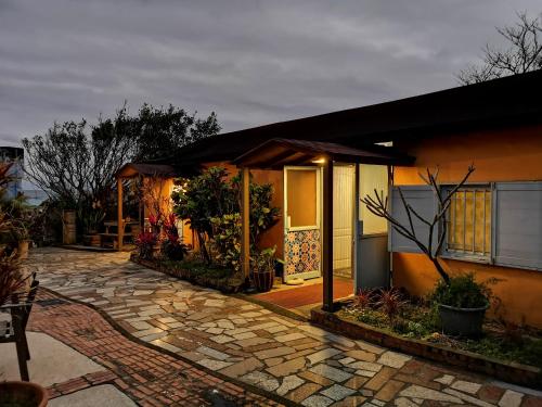 Exterior view, Natural High B&B near Yanzihkou Trail (Swallow Grotto)