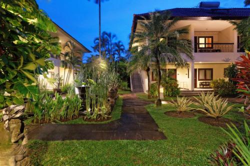 tuin, Legian Paradiso Hotel in Legian