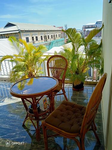 Balcony/terrace, KOL House in Kakab
