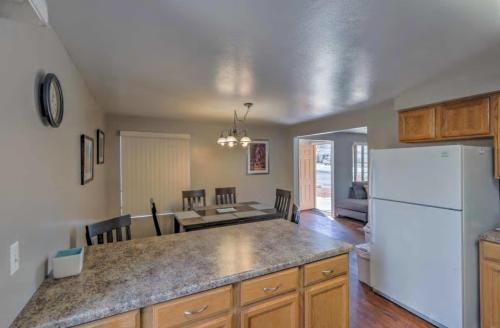 Attractive Apartment w/ Hot Tub Near Lake Powell