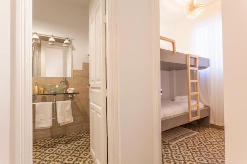 Apartamento moderno centro Sevilla - image 14