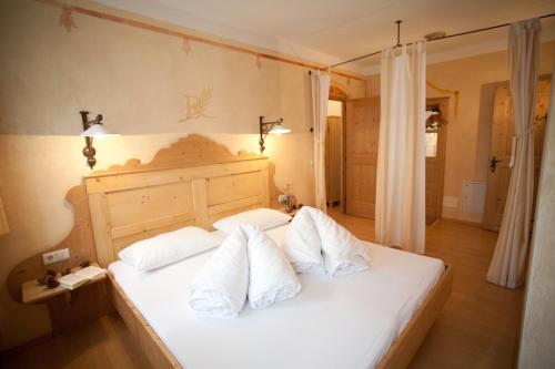 Piccolohotel Tempele Garni - image 9