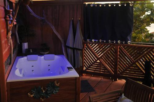 Instalaciones, Mango Island Lodges in Mero