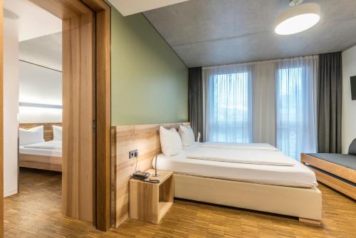 2 bedrooms, 3 beds
