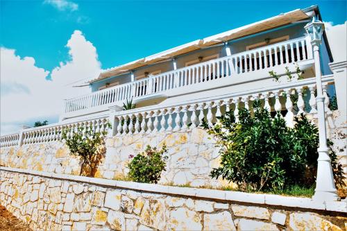 Syvota Sunset Apartments in Perdika
