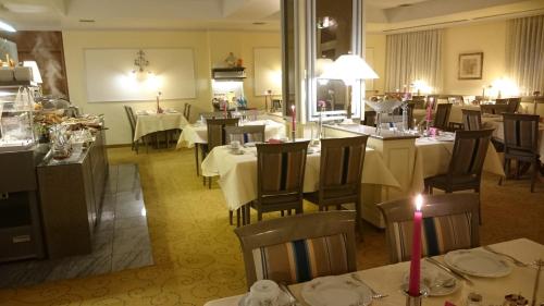 Central Hotel - image 13