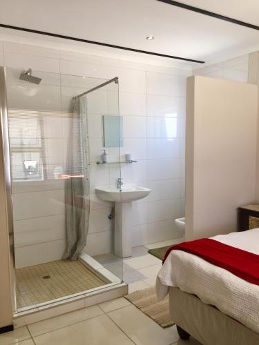 Bathroom, Man Cave Suite in Swakopmund