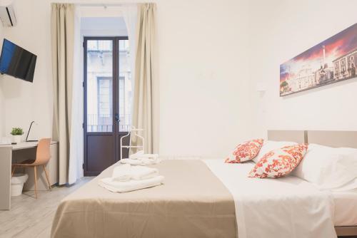 Standard Double or Twin Room image 9