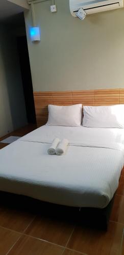 Standard Queen Room image 2